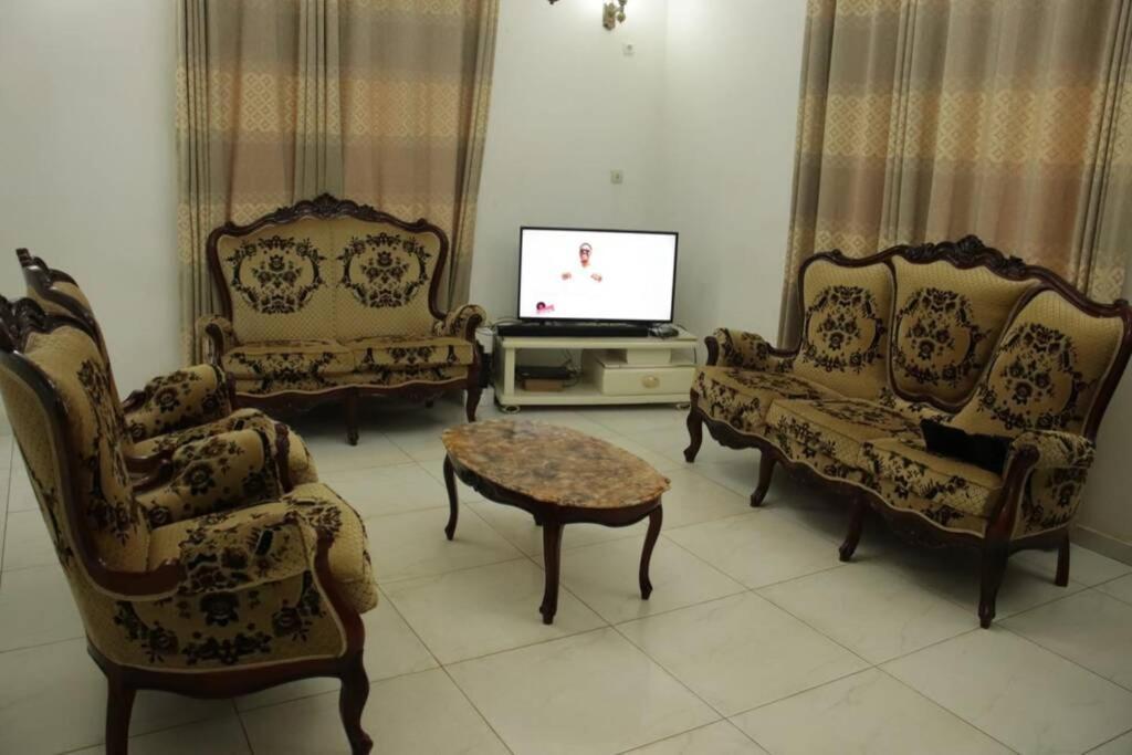 Résidence Jeanne à Yaoundé Messamengo . Duplex Extérieur photo