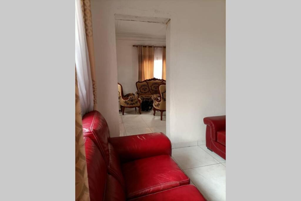 Résidence Jeanne à Yaoundé Messamengo . Duplex Extérieur photo
