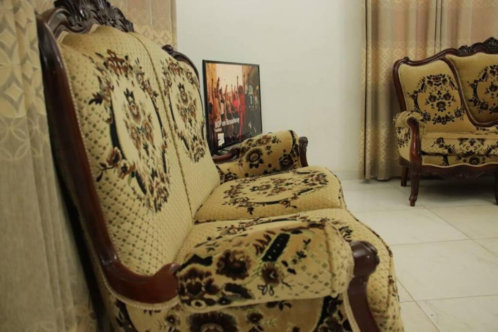 Résidence Jeanne à Yaoundé Messamengo . Duplex Extérieur photo